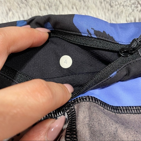 Lululemon Run Inspire Crop II - Picture 6 of 13